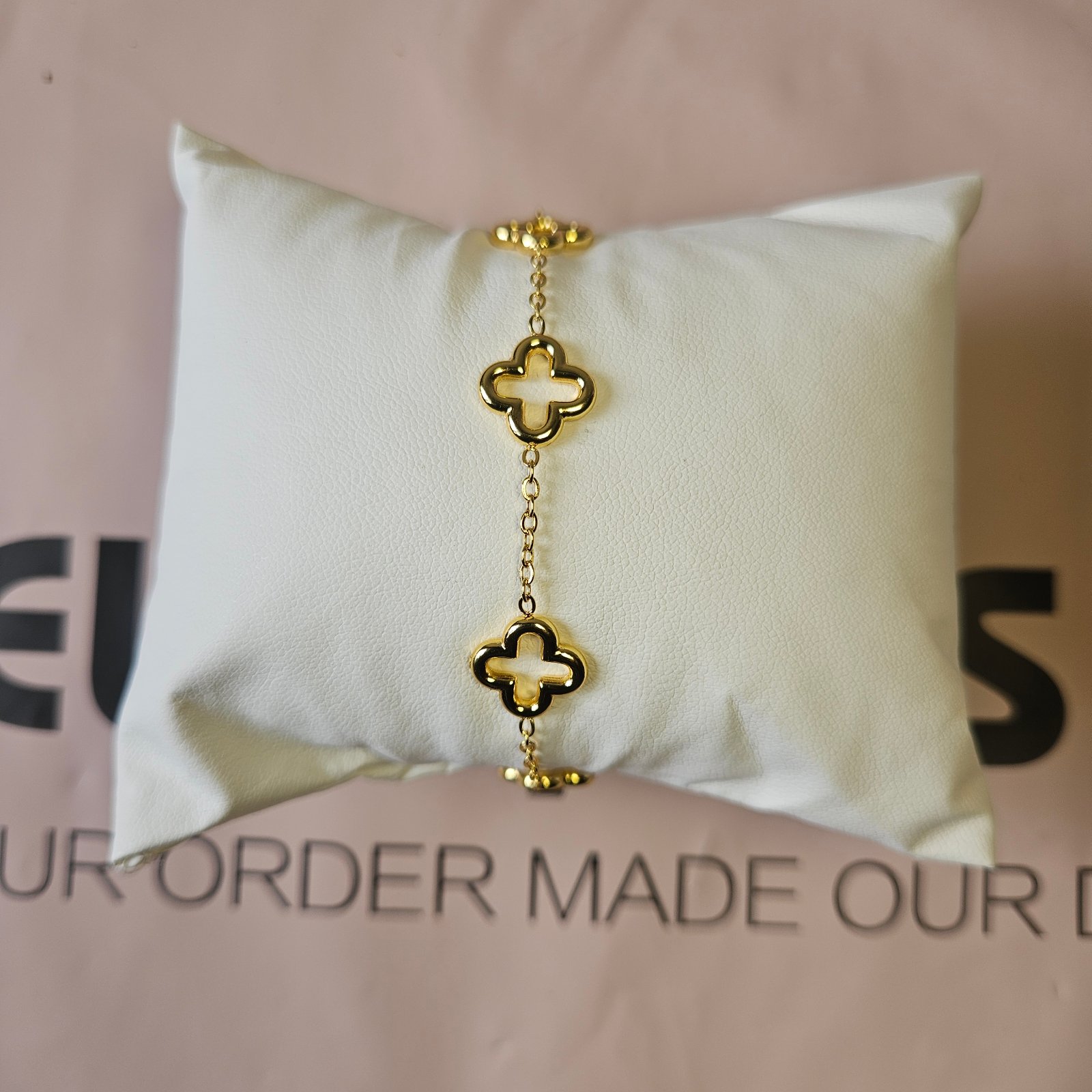 Minimalist Clover Bracelet